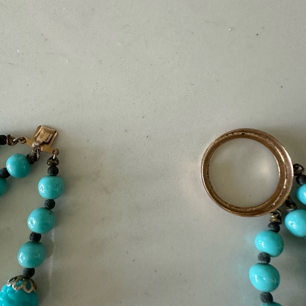 Vintage intricately beaded Necklace - Picture 3 of 5